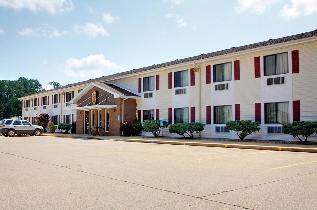 Super 8 By Wyndham West Plains Motel Exterior photo