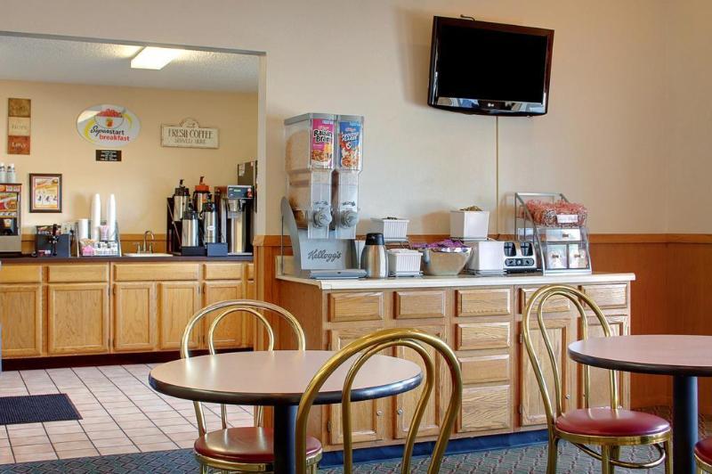 Super 8 By Wyndham West Plains Motel Exterior photo